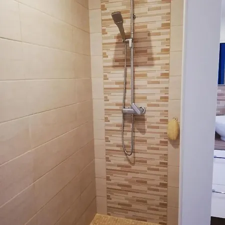 Chambre Chez L'Habitant בית אירוח
